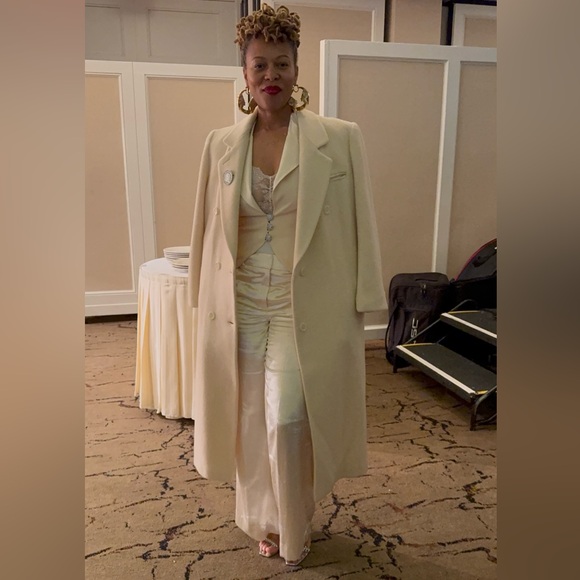 VINTAGE SILK STATEMENT BLAZER - Picture 14 of 16